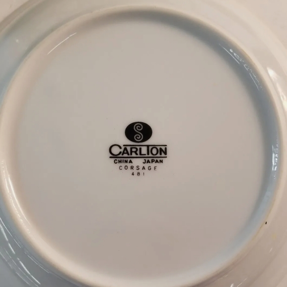 30 Carlton Corsage Floral Dessert Plates, Bowls, Tea Cups, & Saucers china set - Picture 4 of 4